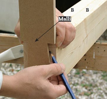 Muotin avulla pyrstölapaliitos. Lasikatto terassille: Muotin avulla pyrstölapaliitos